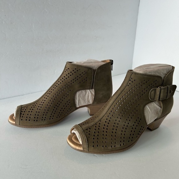 NIB Earth Origins Nubuck Olive Colored Leather Open Toe Booties - Picture 3 of 7